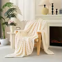 CloudHug™ Luxury Faux Fur Blanket
