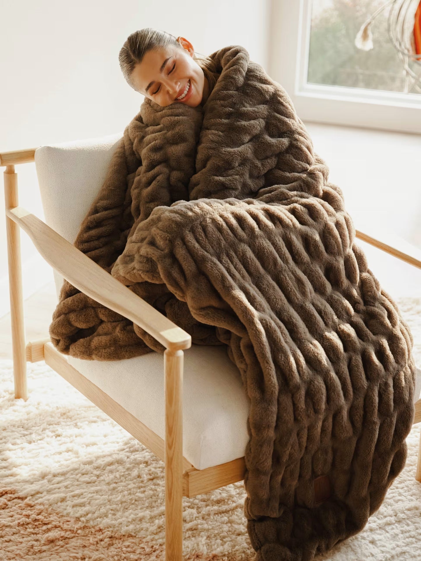 CloudHug™ Luxury Faux Fur Blanket