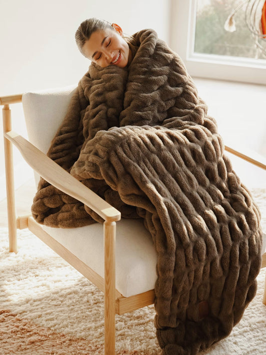 CloudHug™ Luxury Faux Fur Blanket