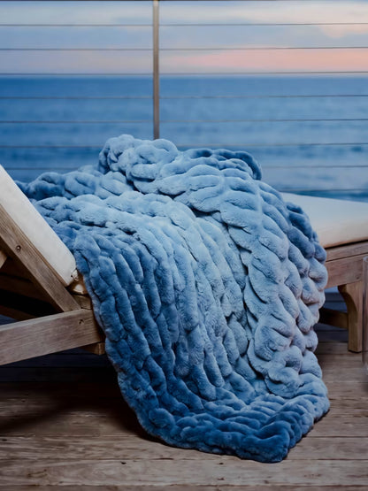 CloudHug™ Luxury Faux Fur Blanket
