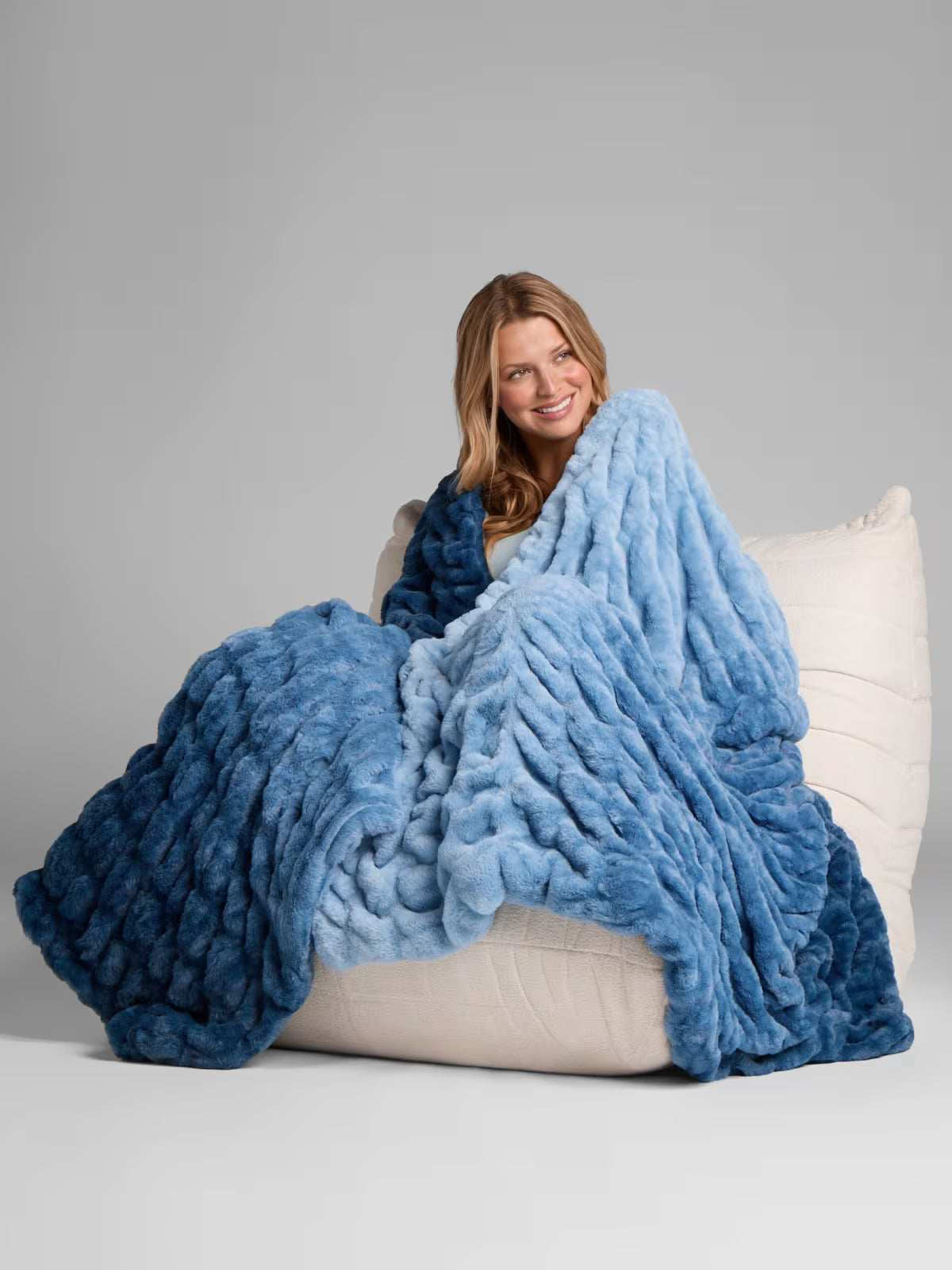 CloudHug™ Luxury Faux Fur Blanket