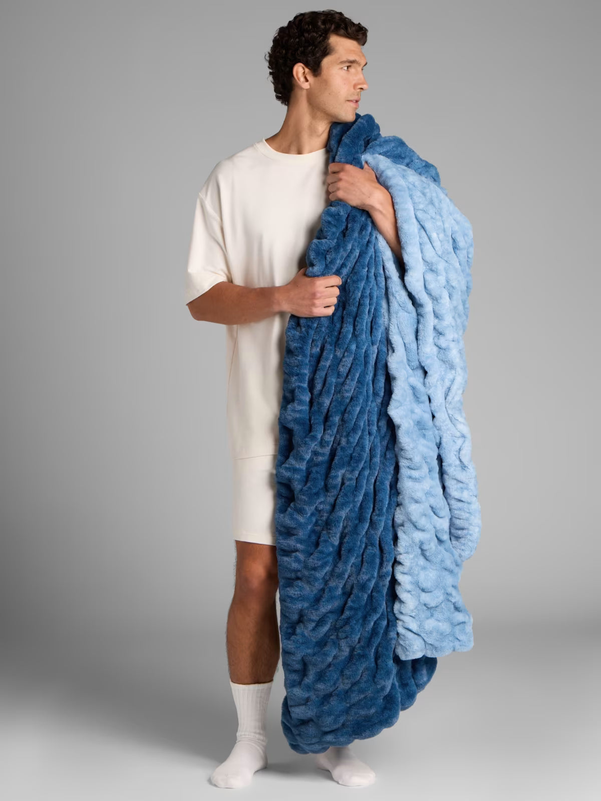 CloudHug™ Luxury Faux Fur Blanket
